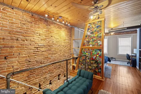 Entry Way - 543 E Gittings St, Baltimore, MD 21230 photo 5 of 7