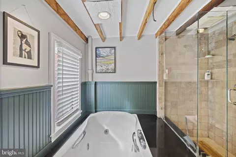 Bath - 543 E Gittings St, Baltimore, MD 21230 photo 1 of 1