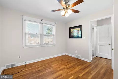 Bedroom - 1420 Cedarcroft Rd, Baltimore, MD 21239 photo 3 of 5