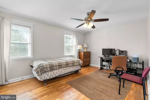 Bedroom - 1420 Cedarcroft Rd, Baltimore, MD 21239 photo 4 of 5