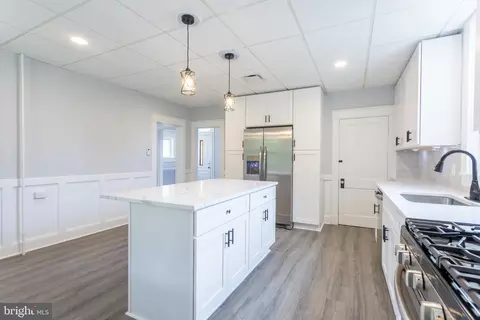 Entry Way - 5006 Anthony Ave, Baltimore, MD 21206 photo 3 of 7