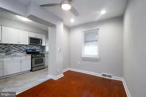 Entry Way - 48 Hillvale Rd, Baltimore, MD 21229 photo 1 of 5