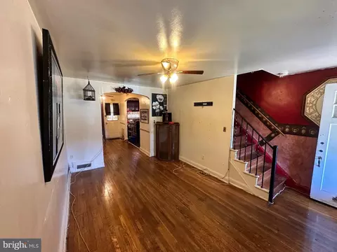 Entry Way - 808 E Cold Spring Ln, Baltimore, MD 21212 photo 2 of 5