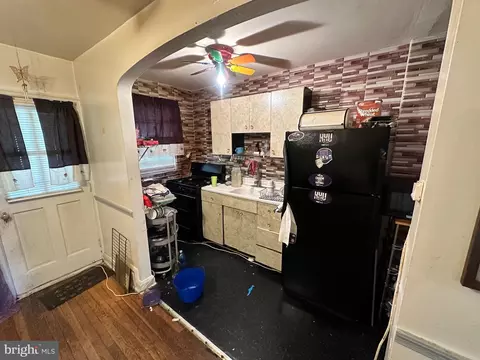 Entry Way - 808 E Cold Spring Ln, Baltimore, MD 21212 photo 5 of 5