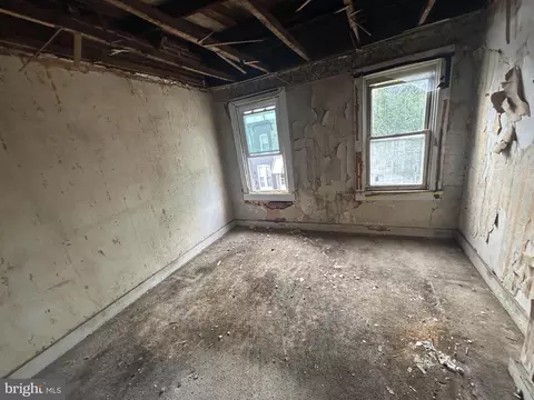 Bedroom - 3904 Mount Pleasant Ave, Baltimore, MD 21224 photo 2 of 2