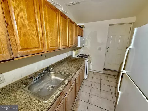 Kitchen - 340 S Calhoun St, Baltimore, MD 21223 photo 1 of 2