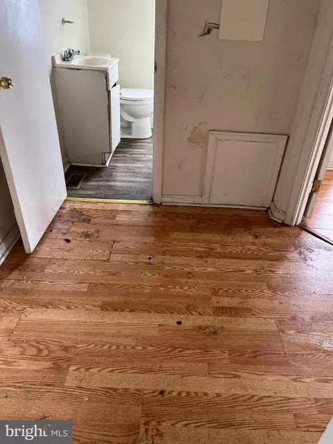 Entry Way - 3601 9th St, Baltimore, MD 21225 photo 2 of 8