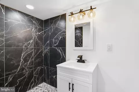 Bath - 1626 E Lafayette Ave, Baltimore, MD 21213 photo 1 of 2