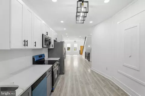 Entry Way - 1626 E Lafayette Ave, Baltimore, MD 21213 photo 5 of 6