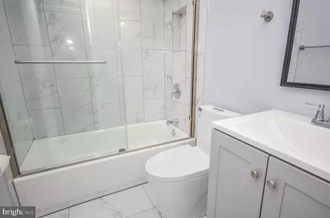 Bath - 3917 Dudley Ave, Baltimore, MD 21213 photo 1 of 1