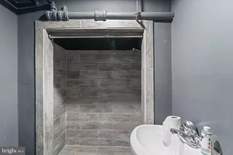 Bath - 4213 Springdale Ave, Baltimore, MD 21207 photo 3 of 3