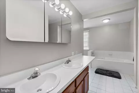Bath - 4213 Springdale Ave, Baltimore, MD 21207 photo 2 of 3