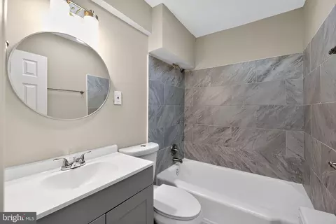 Bath - 3658 Greenvale Rd, Baltimore, MD 21229 photo 1 of 1