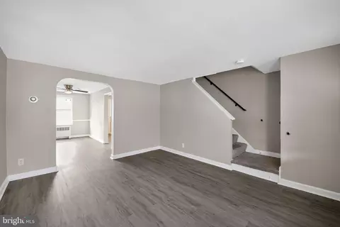 Living - 3658 Greenvale Rd, Baltimore, MD 21229 photo 2 of 3