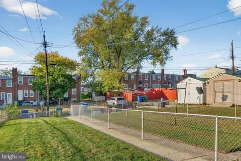 Exterior - 3658 Greenvale Rd, Baltimore, MD 21229 photo 4 of 4
