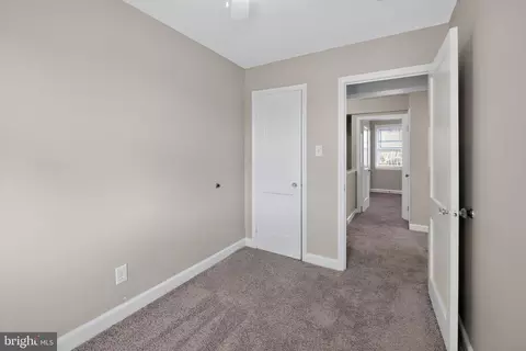 Entry Way - 3658 Greenvale Rd, Baltimore, MD 21229 photo 5 of 6
