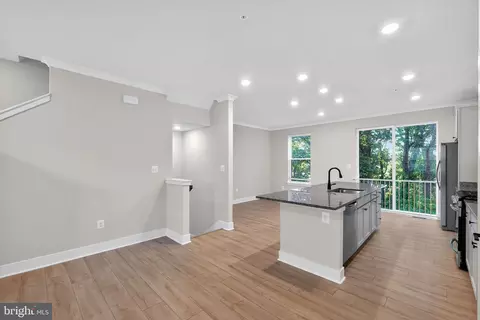 4215 Laplata Ave, Baltimore, MD 21211 photo 11