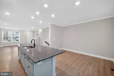 4215 Laplata Ave, Baltimore, MD 21211 photo 18