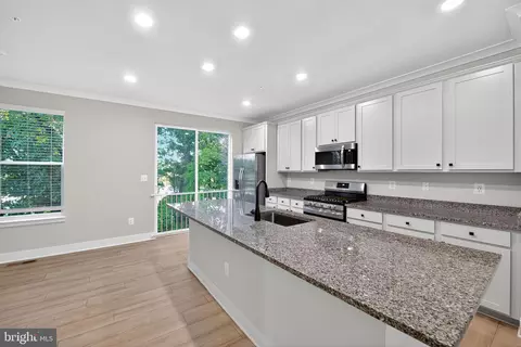 4215 Laplata Ave, Baltimore, MD 21211 photo 16