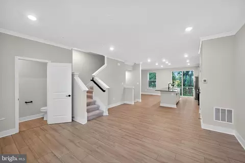 4215 Laplata Ave, Baltimore, MD 21211 photo 9
