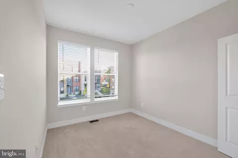 4215 Laplata Ave, Baltimore, MD 21211 photo 22