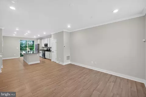 4215 Laplata Ave, Baltimore, MD 21211 photo 8