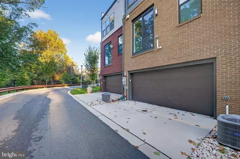 4215 Laplata Ave, Baltimore, MD 21211 photo 38