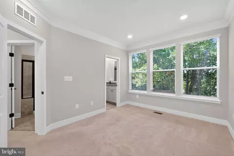 4215 Laplata Ave, Baltimore, MD 21211 photo 30