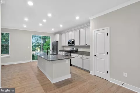 4215 Laplata Ave, Baltimore, MD 21211 photo 15