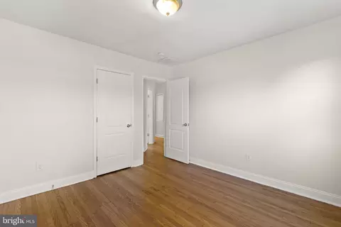 Bedroom - 4348 Parkside Dr, Baltimore, MD 21206 photo 4 of 6
