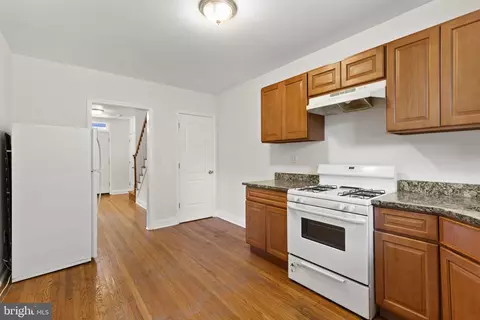Entry Way - 4348 Parkside Dr, Baltimore, MD 21206 photo 4 of 6