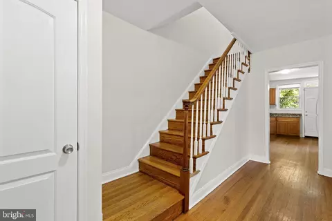 Entry Way - 4348 Parkside Dr, Baltimore, MD 21206 photo 2 of 6