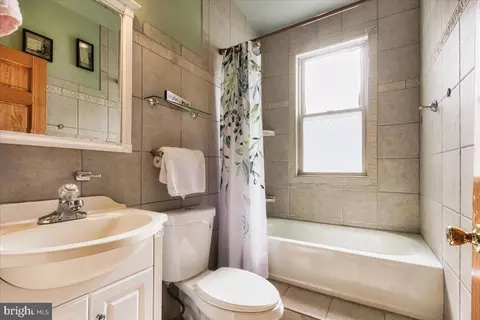 Bath - 5306 Morello Rd, Baltimore, MD 21214 photo 1 of 2