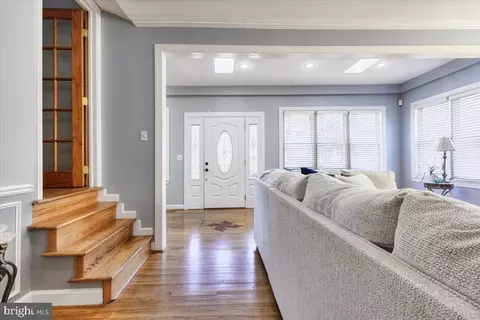 Entry Way - 5306 Morello Rd, Baltimore, MD 21214 photo 2 of 6