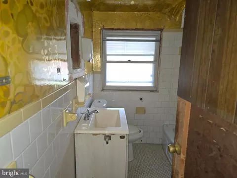 Bath - 4711 Williston St, Baltimore, MD 21229 photo 1 of 1