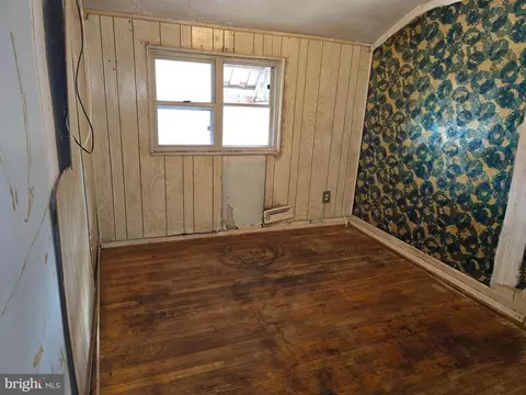 Bedroom - 4711 Williston St, Baltimore, MD 21229 photo 2 of 4
