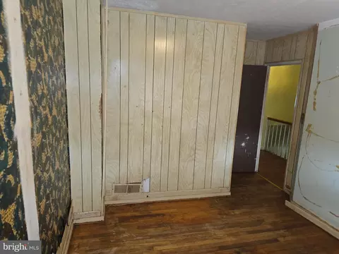 Entry Way - 4711 Williston St, Baltimore, MD 21229 photo 6 of 7