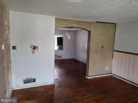Entry Way - 4711 Williston St, Baltimore, MD 21229 photo 1 of 7