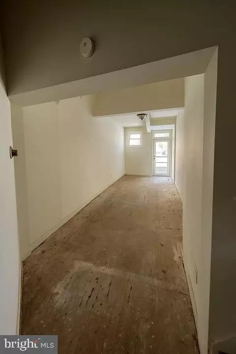 Entry Way - 721 E 21st St, Baltimore, MD 21218 photo 3 of 7