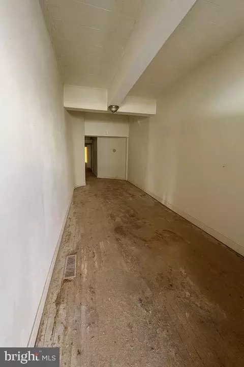 Entry Way - 721 E 21st St, Baltimore, MD 21218 photo 2 of 7
