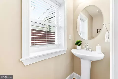 404 S Castle St, Baltimore, MD 21231 photo 18