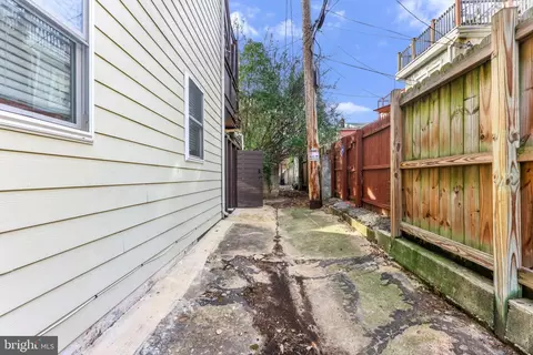 404 S Castle St, Baltimore, MD 21231 photo 46