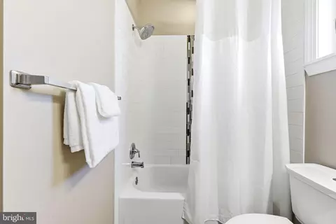 404 S Castle St, Baltimore, MD 21231 photo 32