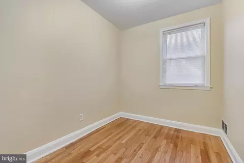 Bedroom - 2210 Cloville Ave NE, Baltimore, MD 21214 photo 4 of 5