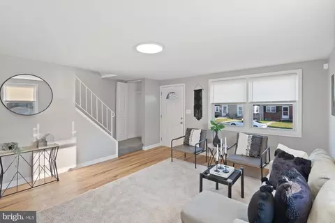 Entry Way - 5900 Laclede Rd, Baltimore, MD 21206 photo 3 of 4