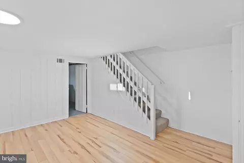 Entry Way - 5900 Laclede Rd, Baltimore, MD 21206 photo 4 of 4