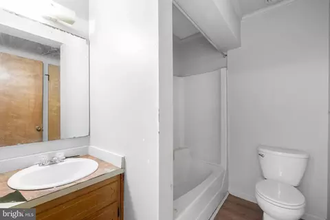 Bath - 1907 Brunt St, Baltimore, MD 21217 photo 1 of 1