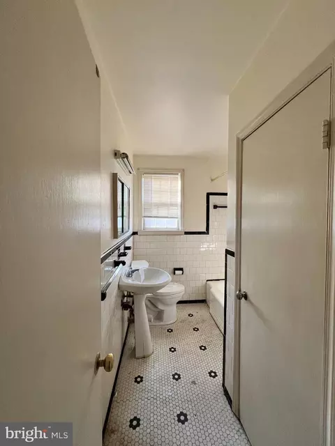 6229 Pilgrim Rd, Baltimore, MD 21214 photo 8