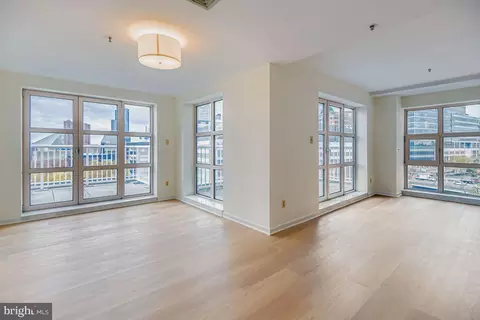 250 President St #413, Baltimore, MD 21202