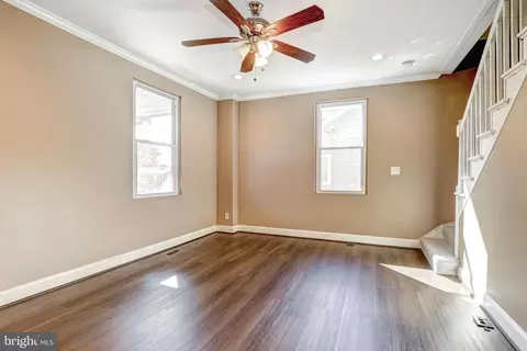Living - 5600 Carter Ave, Baltimore, MD 21214 photo 2 of 5